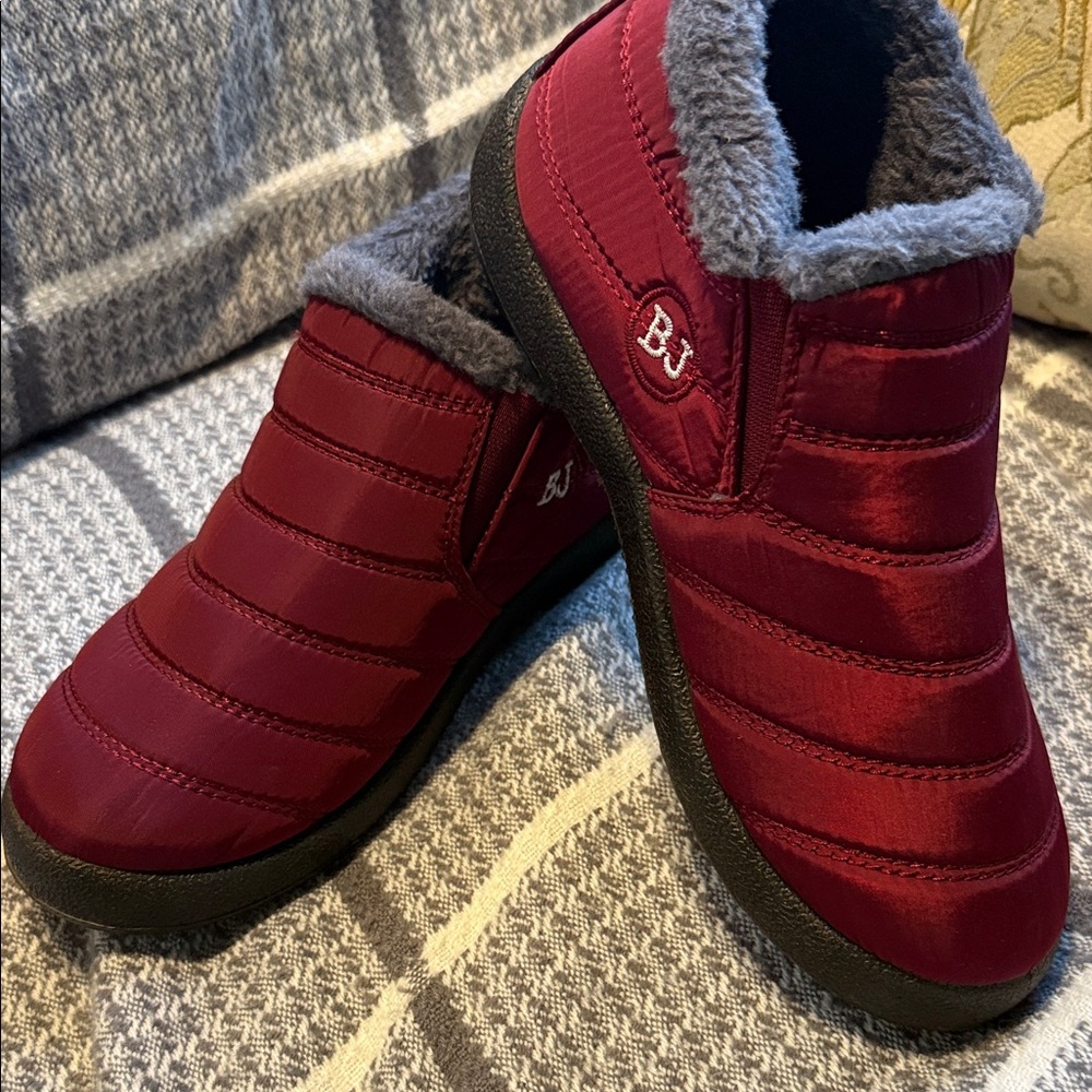 Women's Red Winter Shoes
